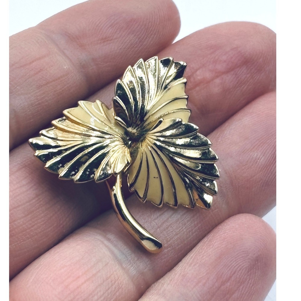 DIOR Grosse Germany Vintage Gold Tone Cream Triple Leaf Brooch Pin MCM 1960s